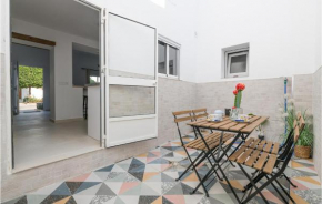 Stunning apartment in Tahivilla with WiFi and 2 Bedrooms